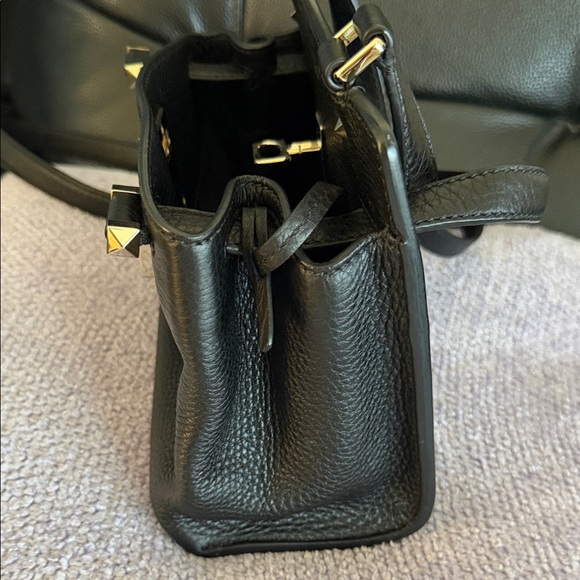 Valentino Black leather crossbody handBag with Gold Accents mini lock - Picture 6 of 13